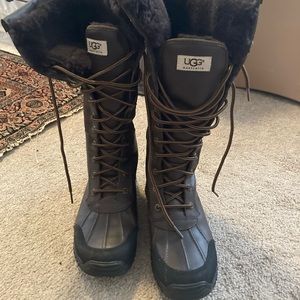 New Ugg Adirondack II boots size 8